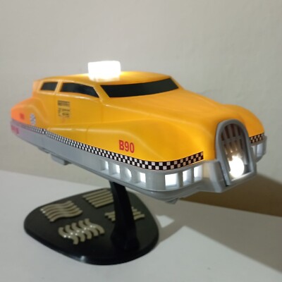 Fifth Element Korben Dallas Yellow cab 1/18 Scale with Lights 3D Model Not a toy