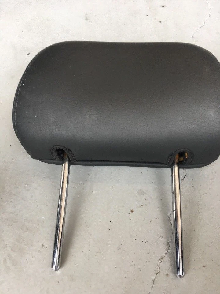 2004-2005 Kia Amanti Rear Left Right Headrest Leather Black OEM Set - Image 4 of 4