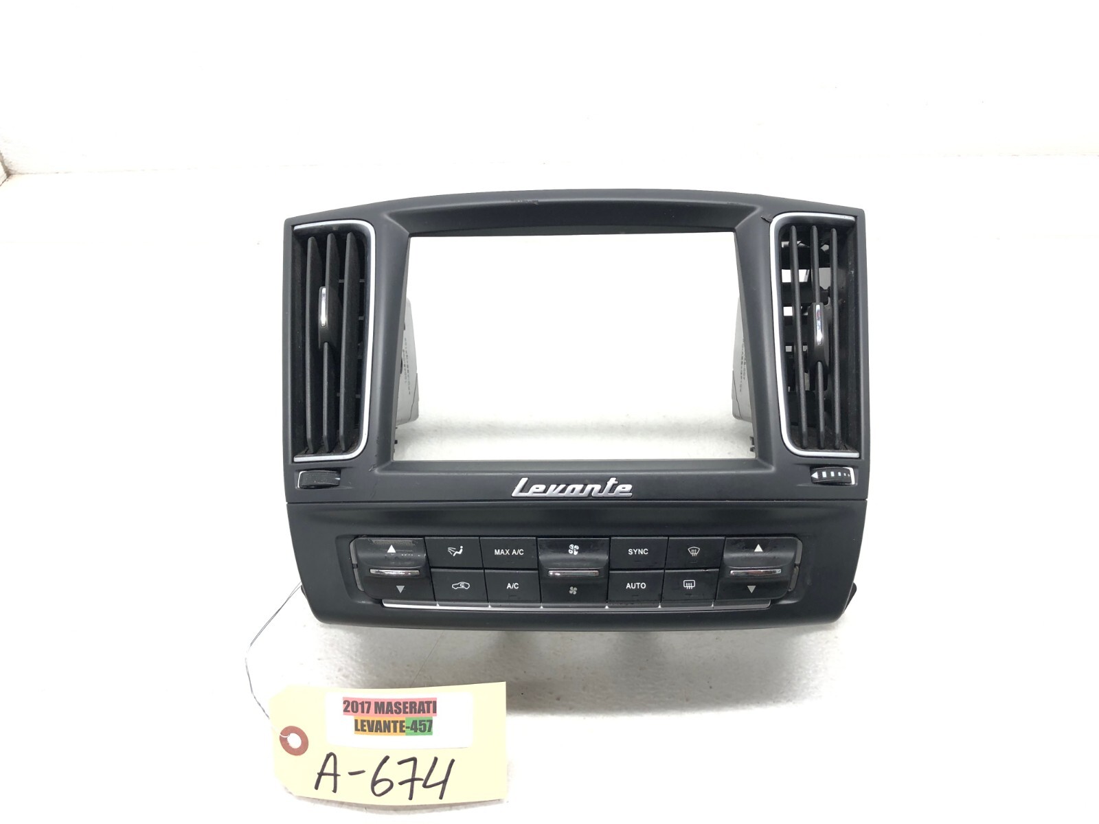 2017-2022 MASERATI LEVANTE CENTER DASH A/C HEATER CLIMATE CONTROL AIR VENT OEM
