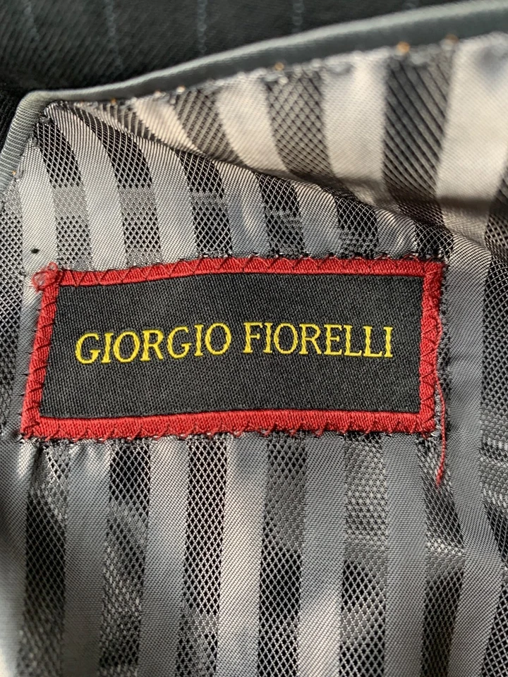 Traje de 2 piezas Giorgio Fiorelli Superlux para hombre negro a rayas 52R abrigo 46 pantalones Foto 4 de 4