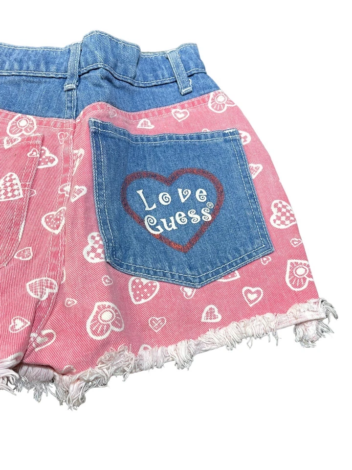 Shorts jeans vintage anos 90 Guess Kids corações rosa meninas jovens tamanho 14 feito nos EUA - Imagem 4 de 4