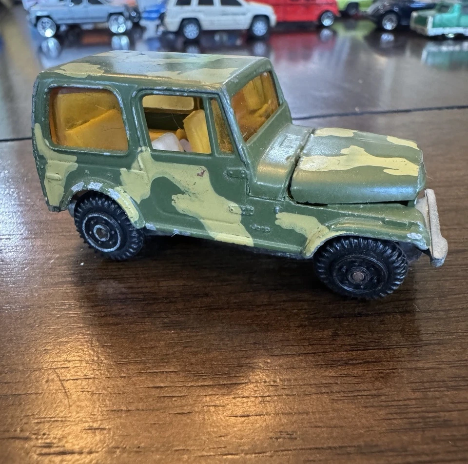 Jeep Yat Ming camuflado CJ-7 artículo #1603 fundido a presión 1/64 Foto 2 de 4