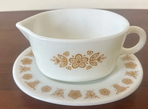 Vintage Pyrex Butterfly Gold Gravy Boat Dish with Underplate. 77-B/77-U