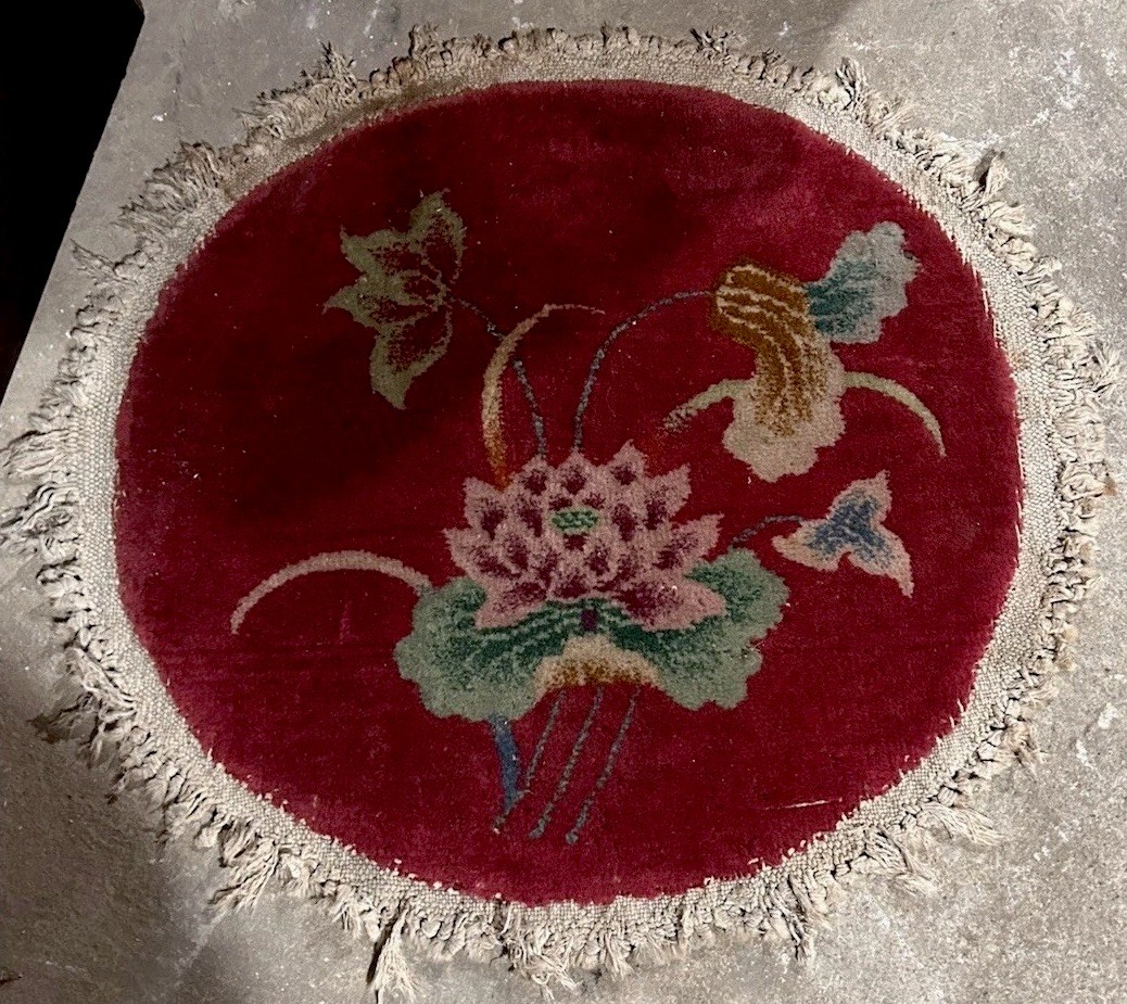 Vintage Chinese handmade Round Red Floral Area Rug with Fringe, Multicolor.