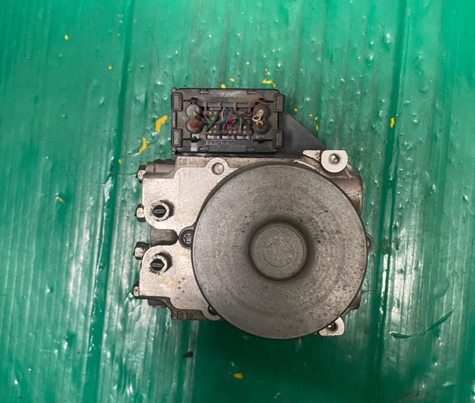 Модуль антиблокировочного тормоза и насос ABS для Lexus RC200T 2016-2017 годов выпуска 44540-24040 - Изображение 4 из 4