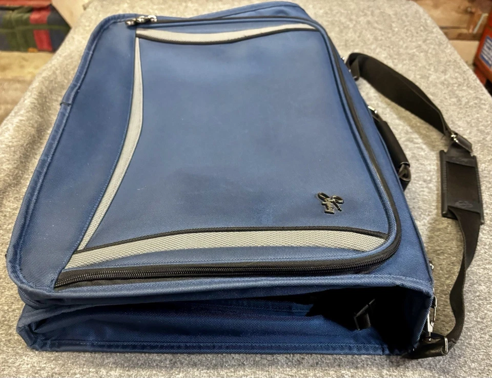 Skyway Trifold Luggage Hanging Garment Bag Suitcase Blue  22" x 16" - Image 4 of 4