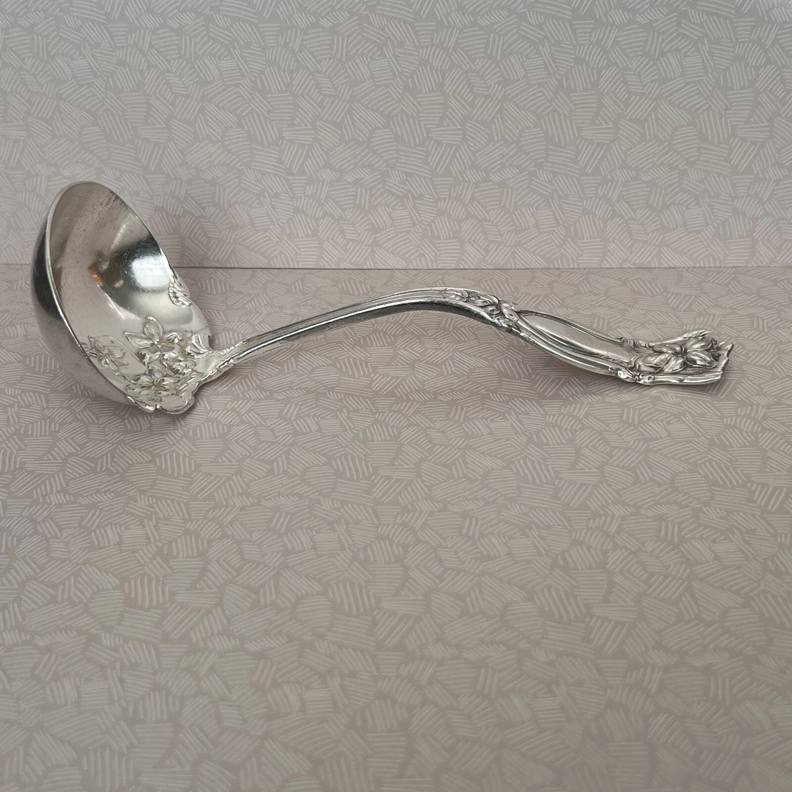 Rogers & Co. Silverplate Violet Design Gravy Ladle 6.5”
