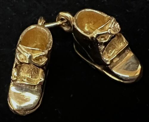 14K Polished and Textured Baby Bootie Pendant | Charm | 3.8 grams - Picture 3 of 6