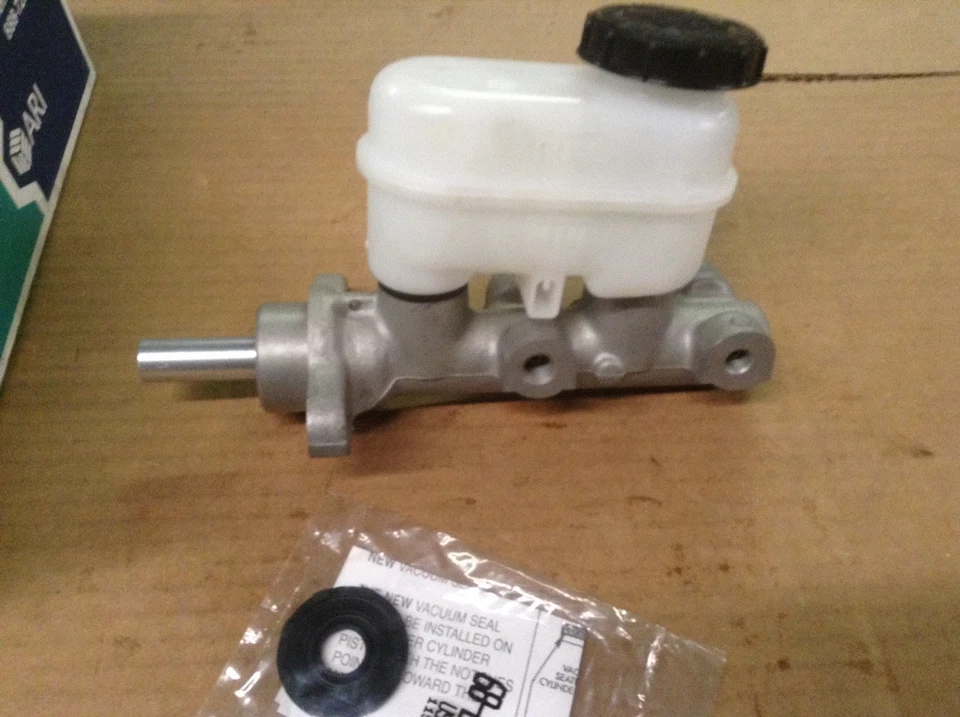 NUEVO CILINDRO MAESTRO DE FRENO ARI M83042 | Se adapta a 95-99 Dodge Plymouth Neon Foto 2 de 4