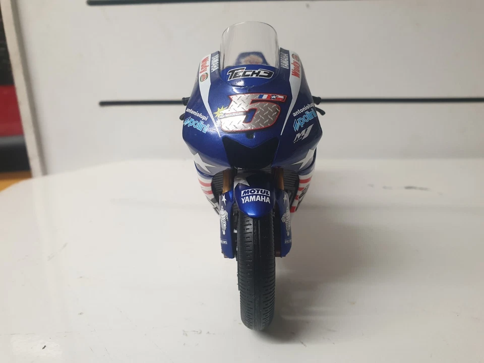 1/12 Minichamps Colin Edwards 2008 Yamaha Ltd Ed 700 - Signed with COA  - Image 4 of 4