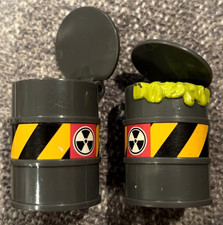 2PC 1993 BIKER MICE FROM MARS GREASEPIT GRUNGE MOTOR CYCLE BIKE BARREL parts