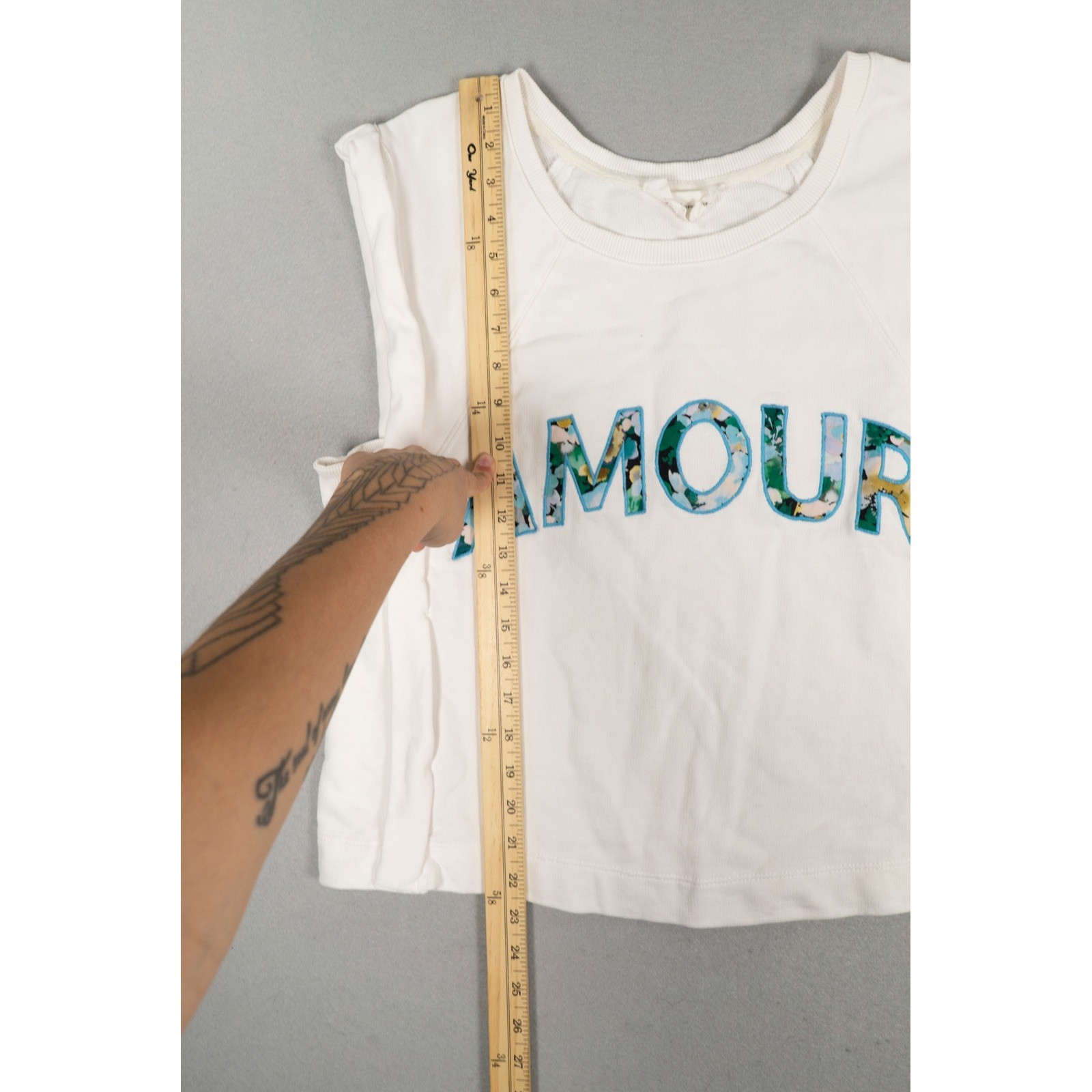 Anthropologie Amour Graphic Sleeveless Sweatshirt Cream Floral Muscle Tee Medium image 5