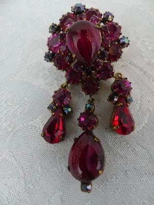 TRES BELLE BROCHE GRENAT métal doré - Photo 1/4