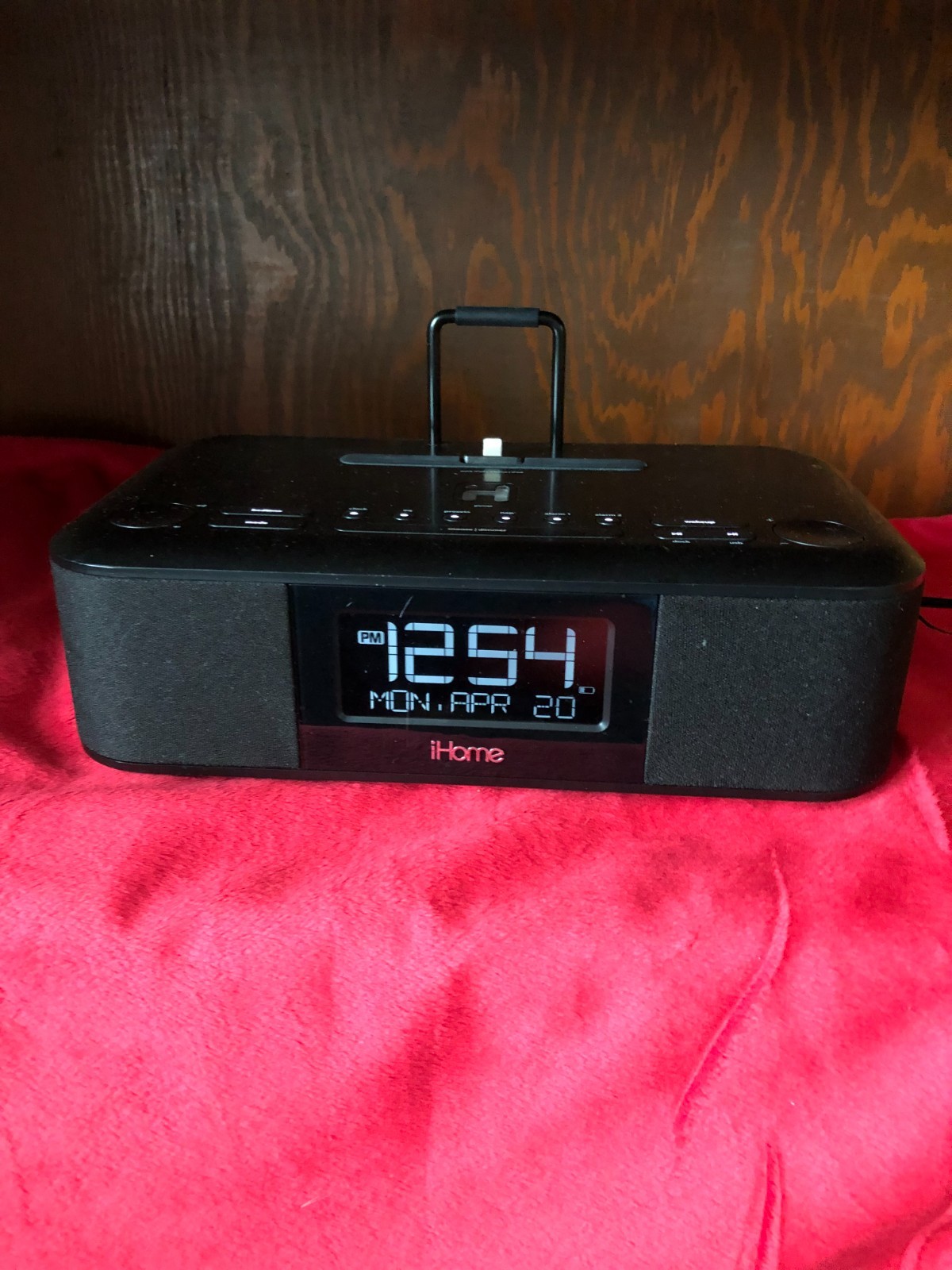 iHome IDL95 Lightning Dock — FM Stereo Alarm Clock with Dual Charge Play