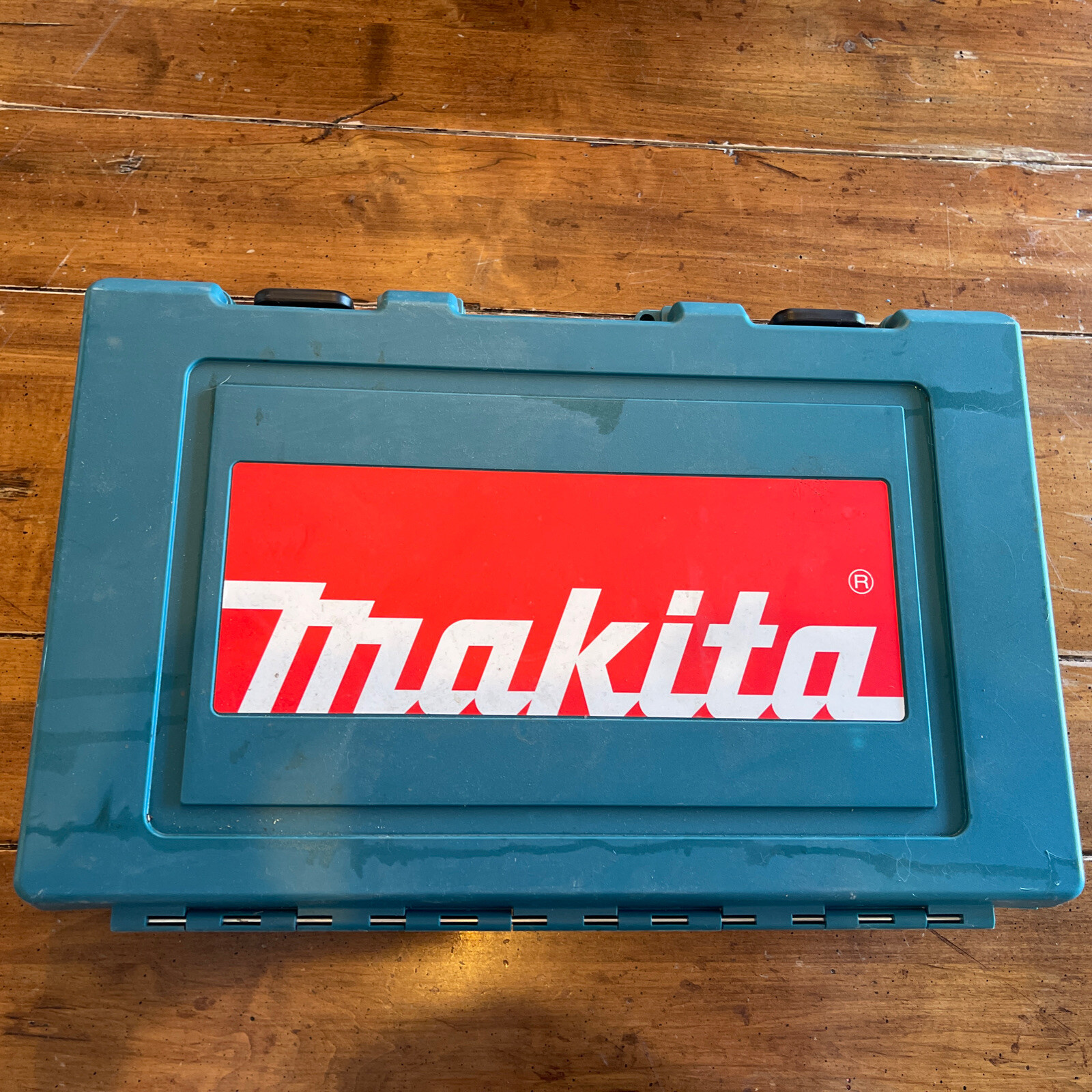 MAKITA (HR2641) CORDED ELECTRIC COMBINATION VARIABLE SPEED ROTARY