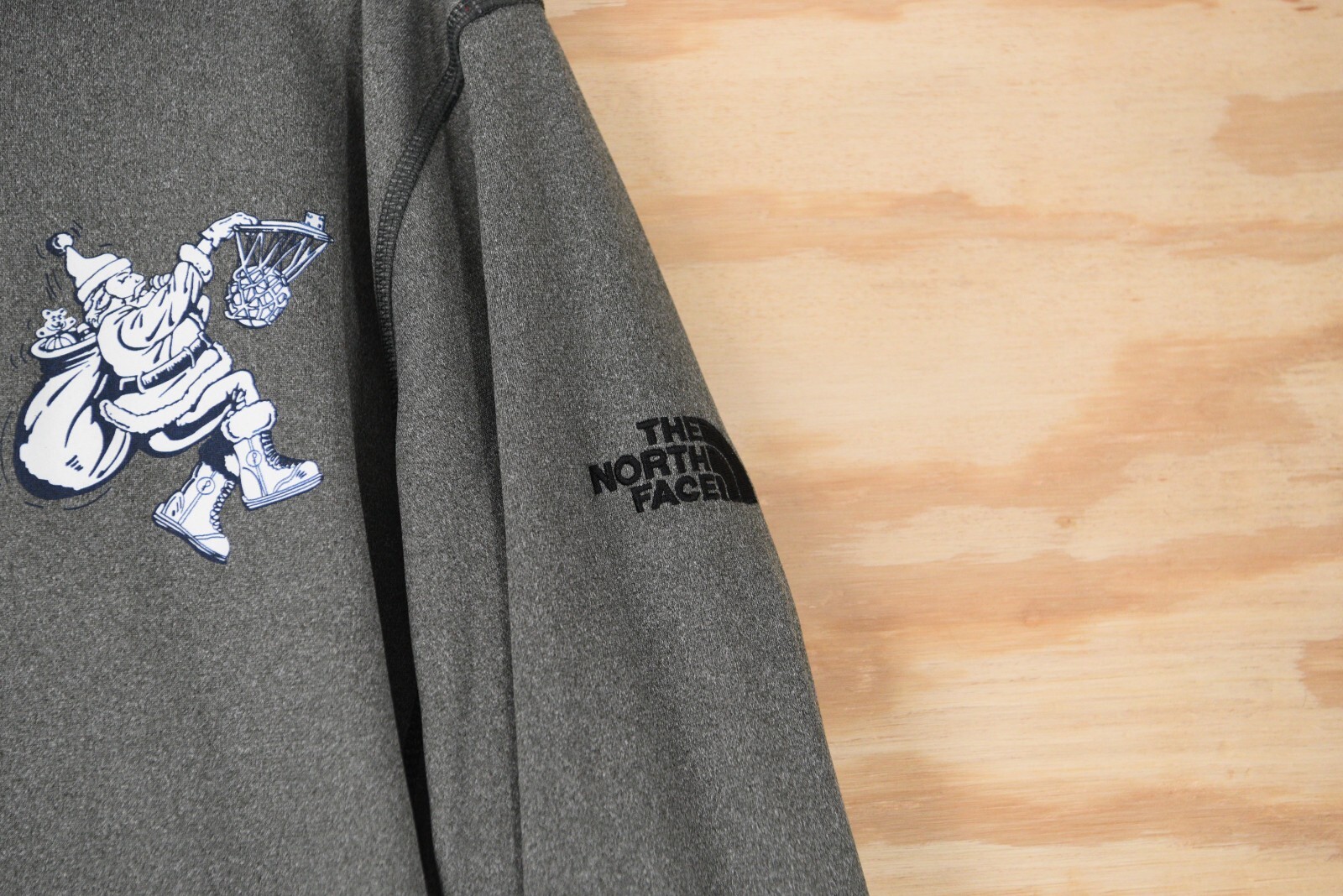 The North Face RARE!! Dunking Santa Tech 1/4-Zip Fleece  Mens L - NF0A3LHB image 7