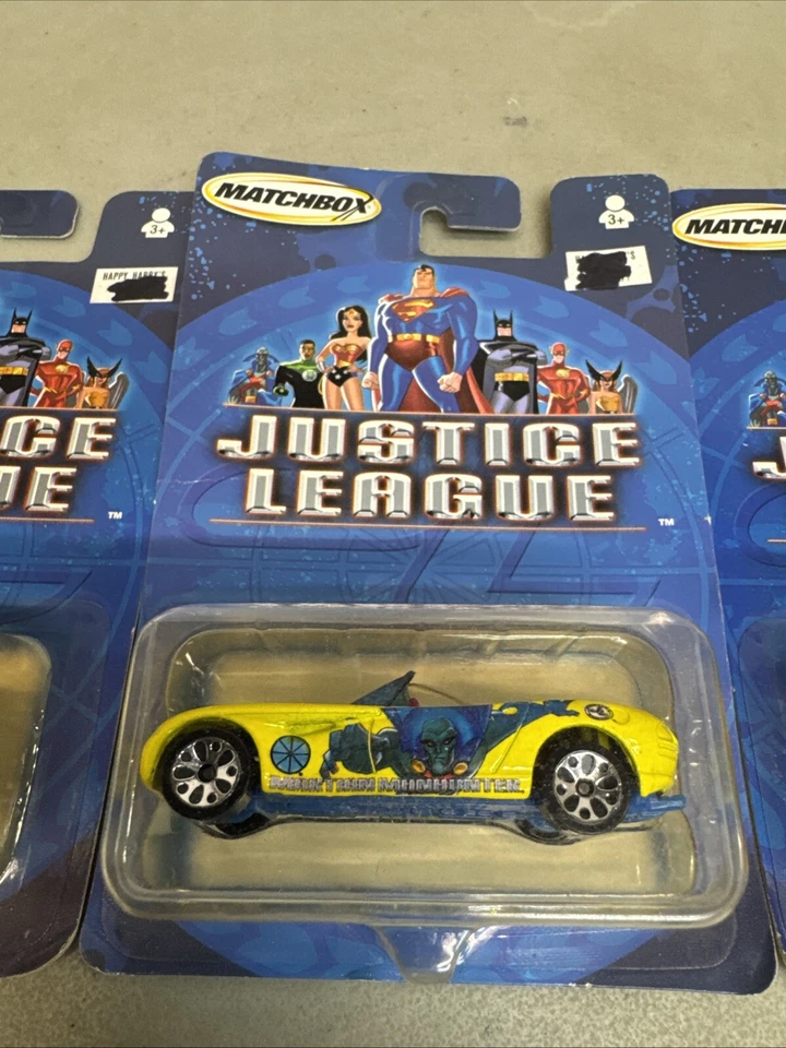Set 3 Matchbox Justice League SUPERMAN, The FLASH & Martin Manhunter 1:64 Cars - Image 3 of 4