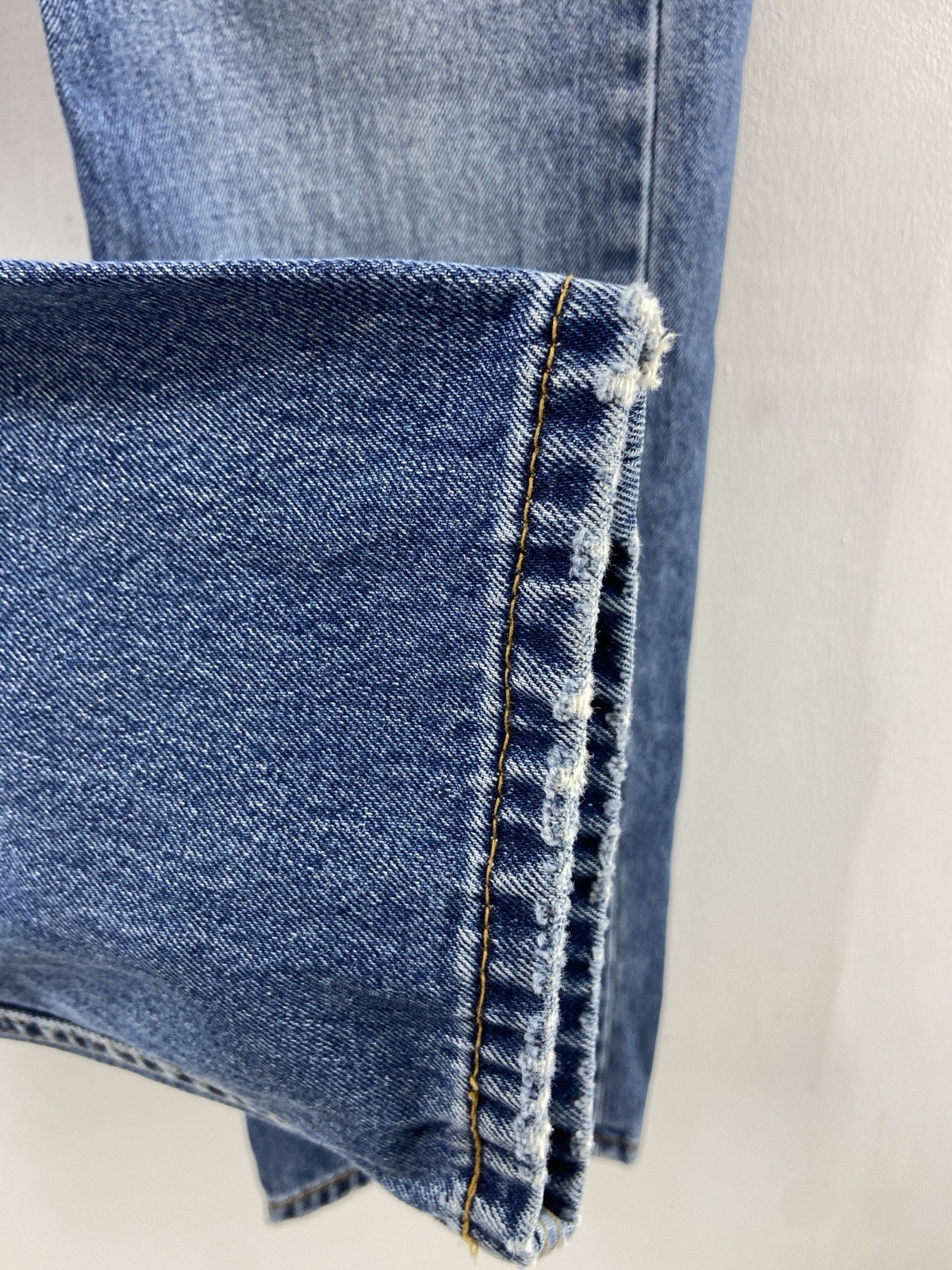 Levis 514 Men’s Medium Wash Work Jeans Size 32X 33  thumbnail 4