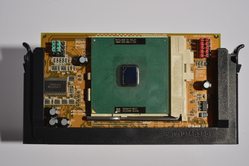 Abit SlotKET III V 1.1 Slot 1 to Socket 370 CPU Adapter AB-FC370 with Intel 1GHz