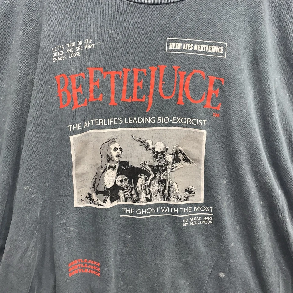 Camiseta ASOS DESIGN Beetlejuice 3XL curva preta fantasma desbotada com mais - Imagem 2 de 4