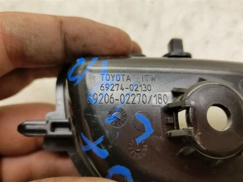 Toyota Corolla S 2016 lado del conductor puerta trasera manija interior  Foto 4 de 4