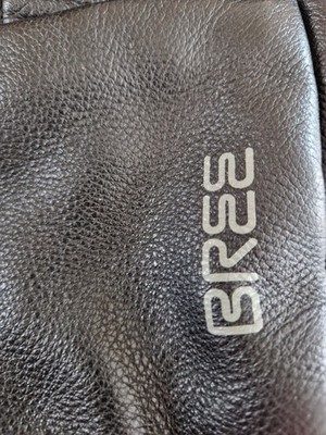 Bree~ Handtasche ~ Leder ~ Mittelgroß ~ Schwarz