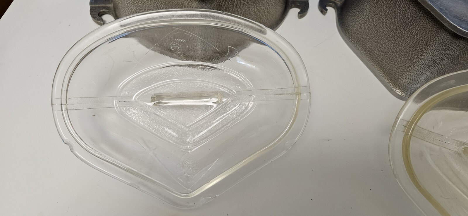 Vintage Guardian Service Cookware 4 Piece 2 Triangle Serving Oven Dishes w/Lids 