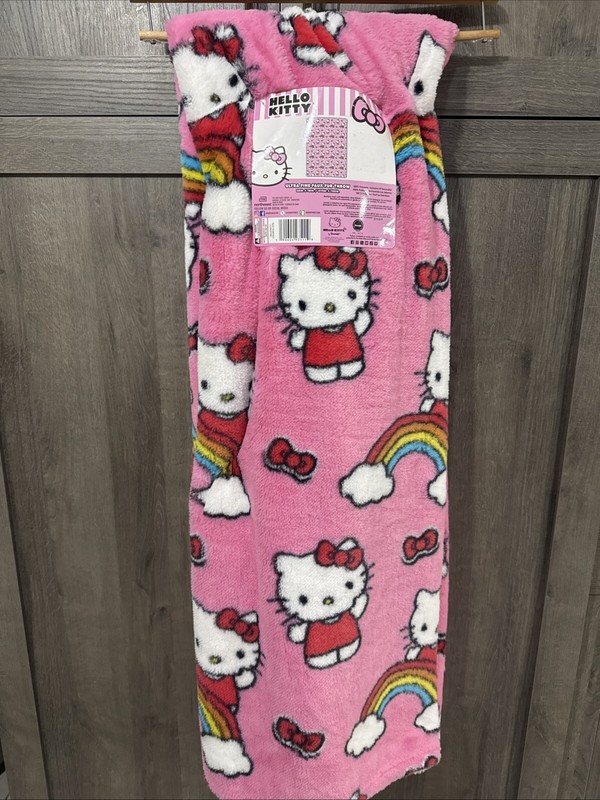 New Hello Kitty Colorful Cutie 50" x 70" Pink Rainbows Faux Fur Throw Blanket