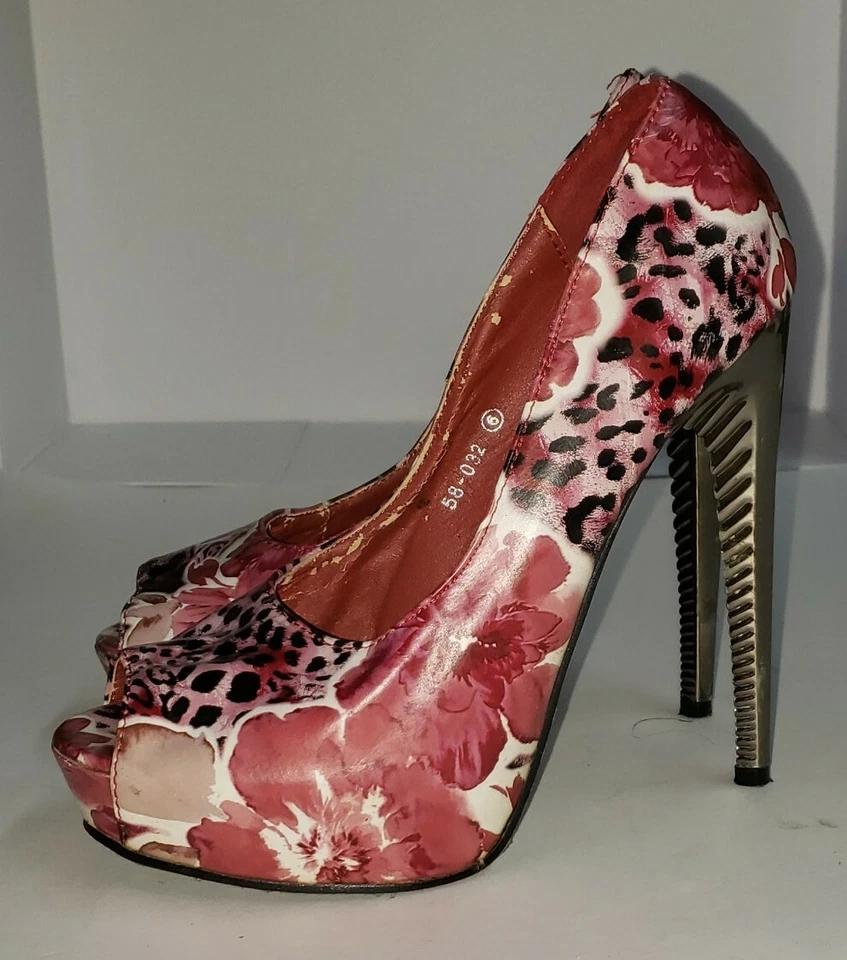 Sz 6 Red Kiss, Classic Cheeta Print and Floral Peep-Toe Heels - Image 2 of 4