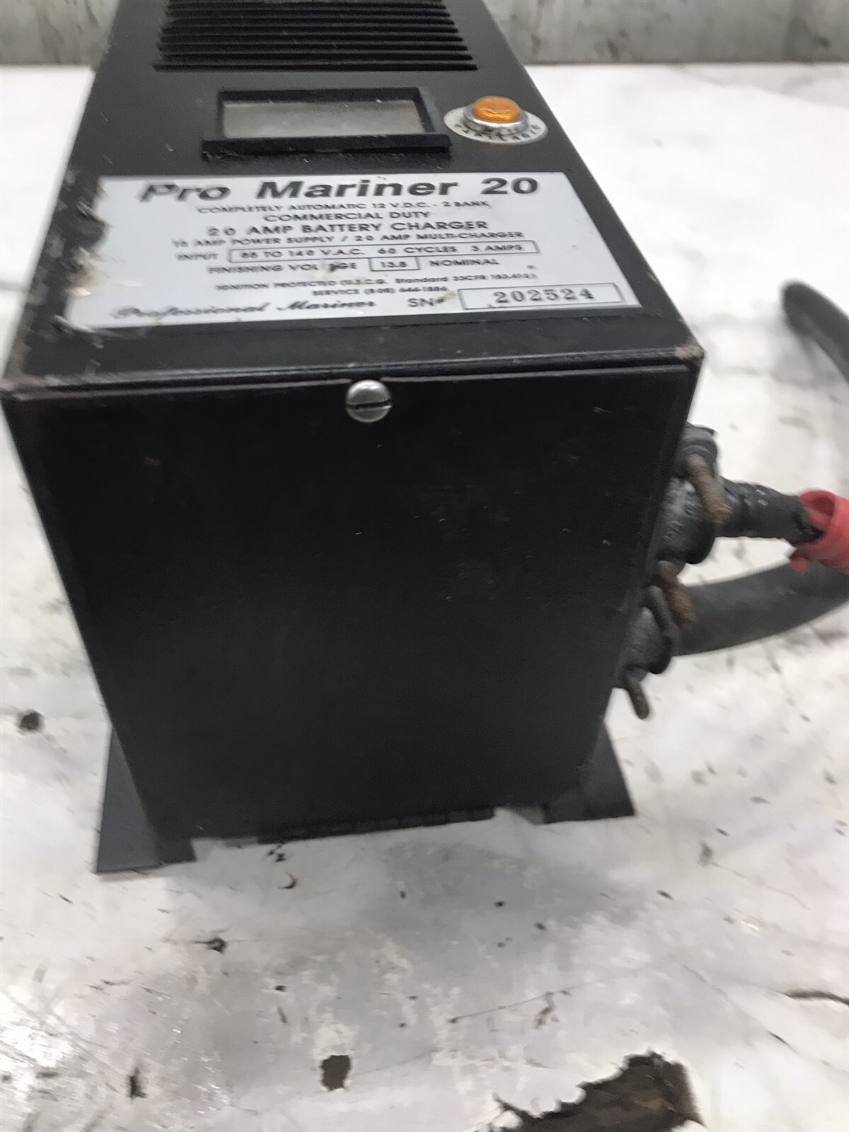 91 Baja 270 Boat Pro Mariner 20 amp commercial duty marine battery charger