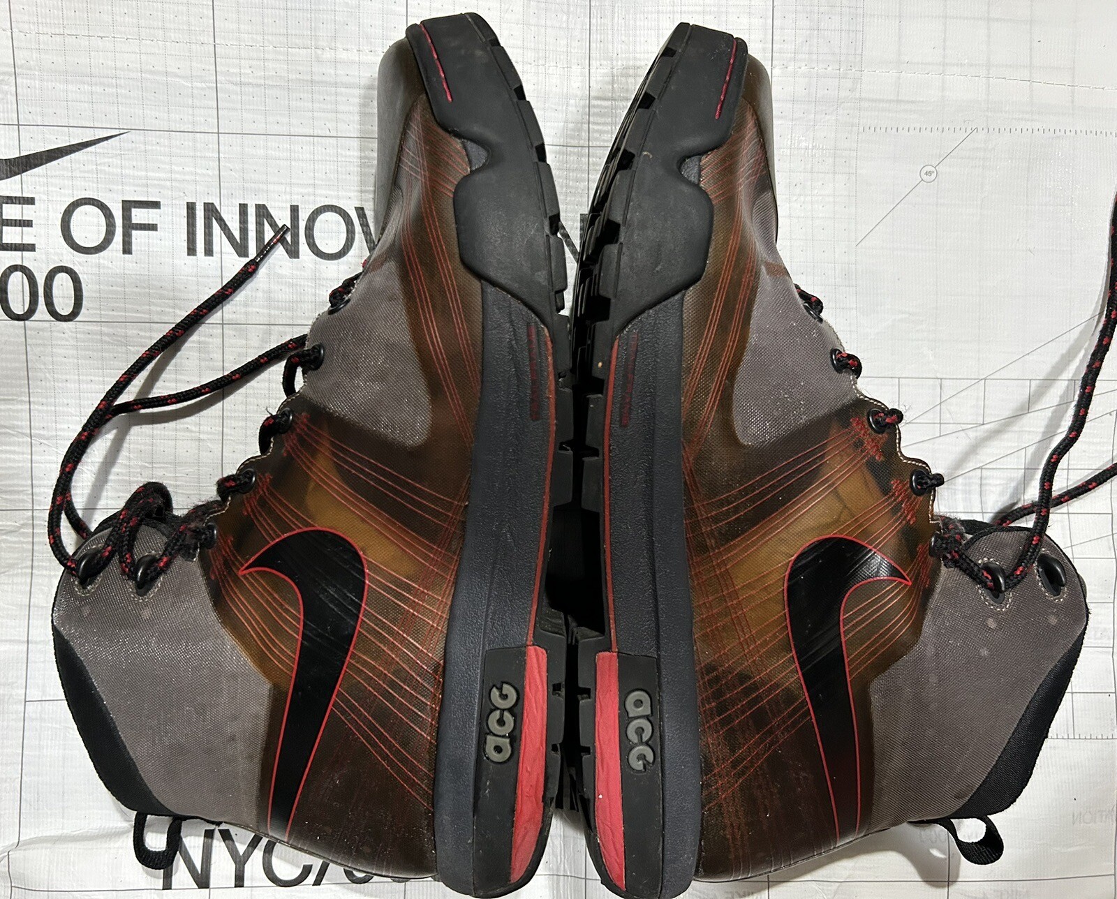 Rare NIKE Zoom Ashiko ACG Black Red Flywire Boots Col… Gem