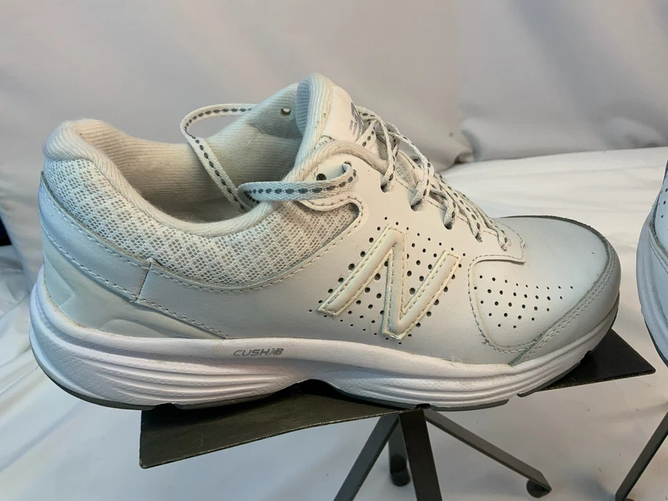 New Balance 411 Talla 7 D Mujeres Cuero Blanco Encaje Zapatos para Caminar YGI K1S-33 Foto 3 de 4