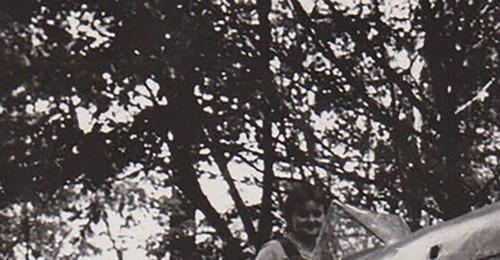 Adorable Niño Niño y Piloto de Avión Inusual Vintage Instantánea Abstracta Foto Antigua - Imagen 2 de 7