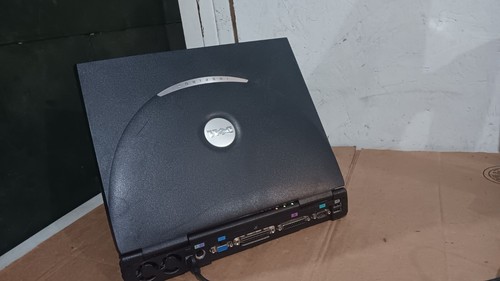 Vintage Dell inspiron 8200 Laptop Intel P4 @ 2.2 GHz 1 GB ram Windows XP Pro DVD - Picture 16 of 22