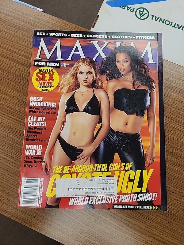 Maxim Magazine August 2000 Coyote Ugly Tyra Banks Kevin Bacon Josie Maran