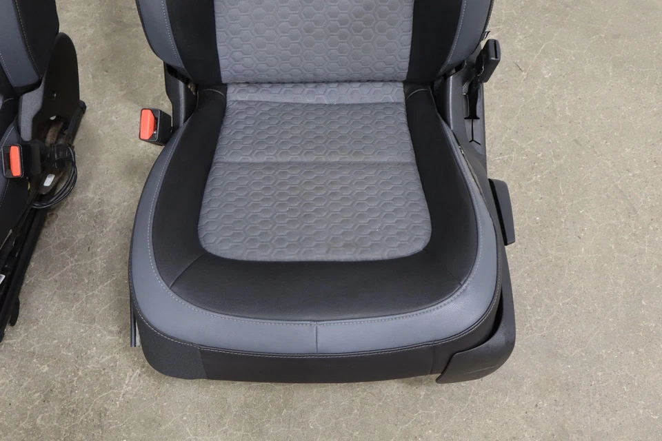 15-22 Chevy Colorado/Canyon Crew Cab Heated Power Seat Set (Front/Rear) Black Foto 3 de 4