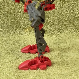 LEGO Bionicle - 8592 - Red Rahkshi - &ldquo; TURAHK &ldquo; Complete Build Except NO Kraata