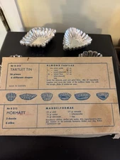 Tartlet Tin 36 pc Set NIB  #B212 - 6 Different Shapes