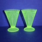 2 Vintage Uranium Belmont Rose Cameo Pattern Footed Tumbler Glasses Green GLOWS
