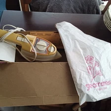 Vintage Osrow Steamstress II Lightweight Steam Iron