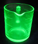 Hazel Atlas Green Uranium Glass Measuring 1 Cup 1 Spout Vintage — photo 2