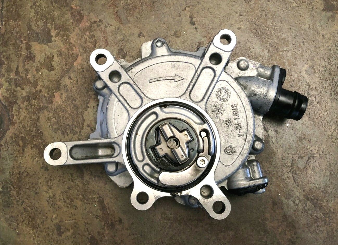 MERCEDES C300 C400 C450 E400 E63 CLS550 VACUUM PUMP, 2762300265 