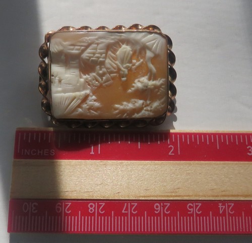 Vintage Carved Cameo Brooch Gold Tone Twist Frame / Shell / Square - Picture 2 of 12