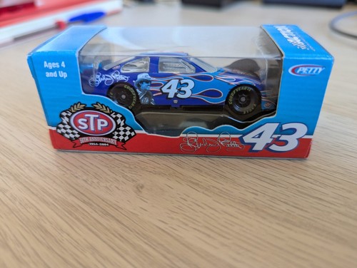 Blue Action Richard Petty NASCAR STP 50th Anniversary 1:64-Scale Diecast Car - Picture 6 of 8