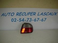 Feu arrière Nissan PRIMERA