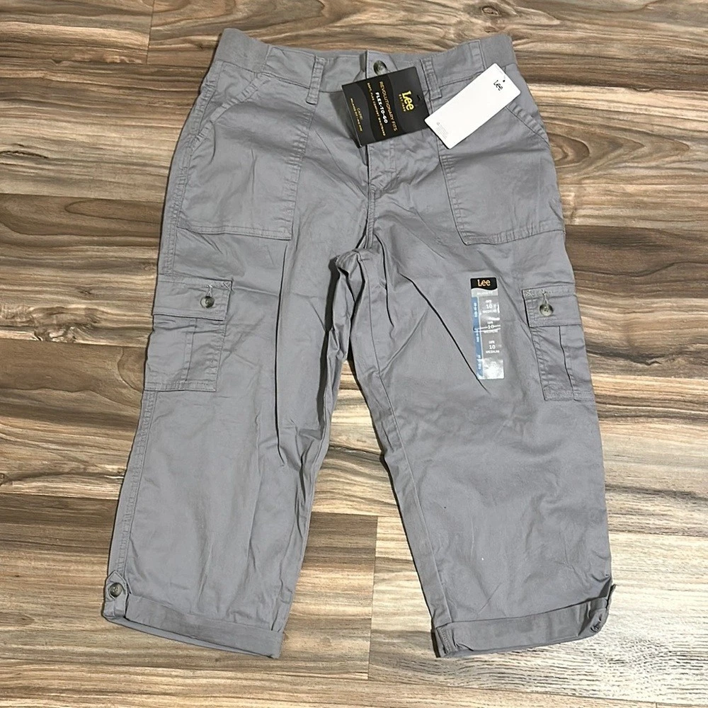 Lee Pants Womens 10 M Gray Capri Flex to Go Cargo Mid Rise Stretch NWT Reg$50