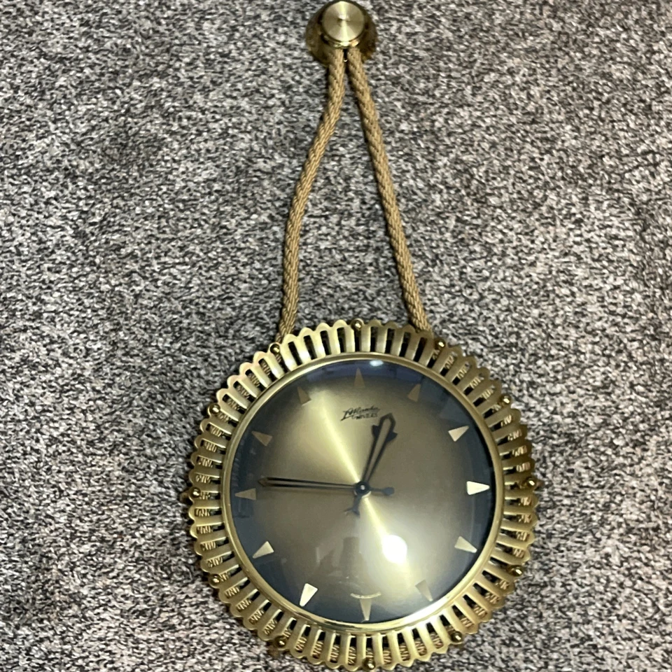 Настенные часы в стиле ар-деко Atlanta Univers 7 камней Западная Германия работают отлично - Изображение 2 из 4