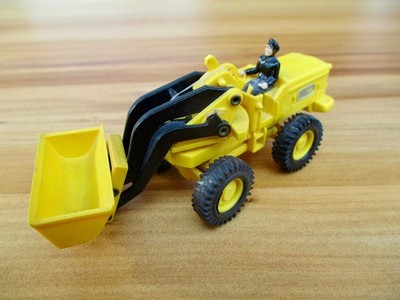 Siku Plastik V Serie V103 Hatra Schwenk Schürf Lader gelb   1:60 50er 60er (1)