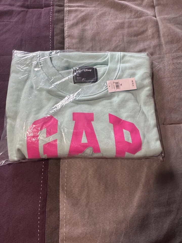 ¡NUEVO CON ETIQUETAS! Sudadera Gap × Disney Minnie Mouse Logo Recortado - Verde XL $59 Foto 3 de 3