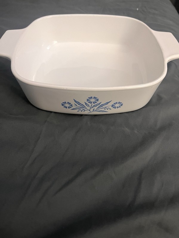 Extremely rare Vintage Pyrex Corning Wear Blue Cornflower Corningwear Dish